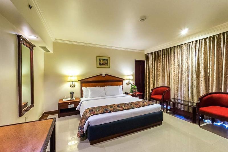 Westway Hotel Кожикоде Экстерьер фото