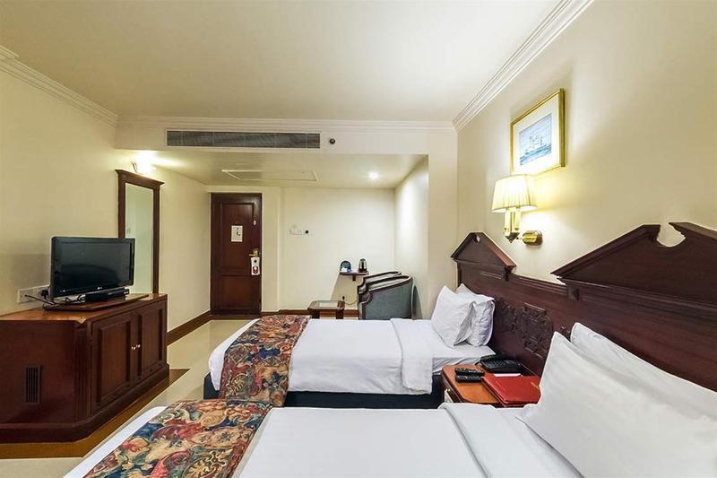 Westway Hotel Кожикоде Экстерьер фото